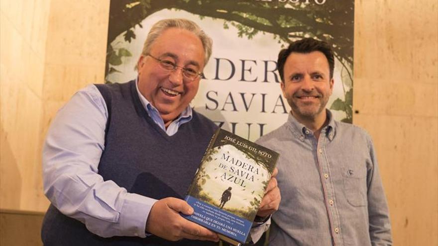 José Luis Gil Soto presenta su novela de la mano de Fernando Valbuena