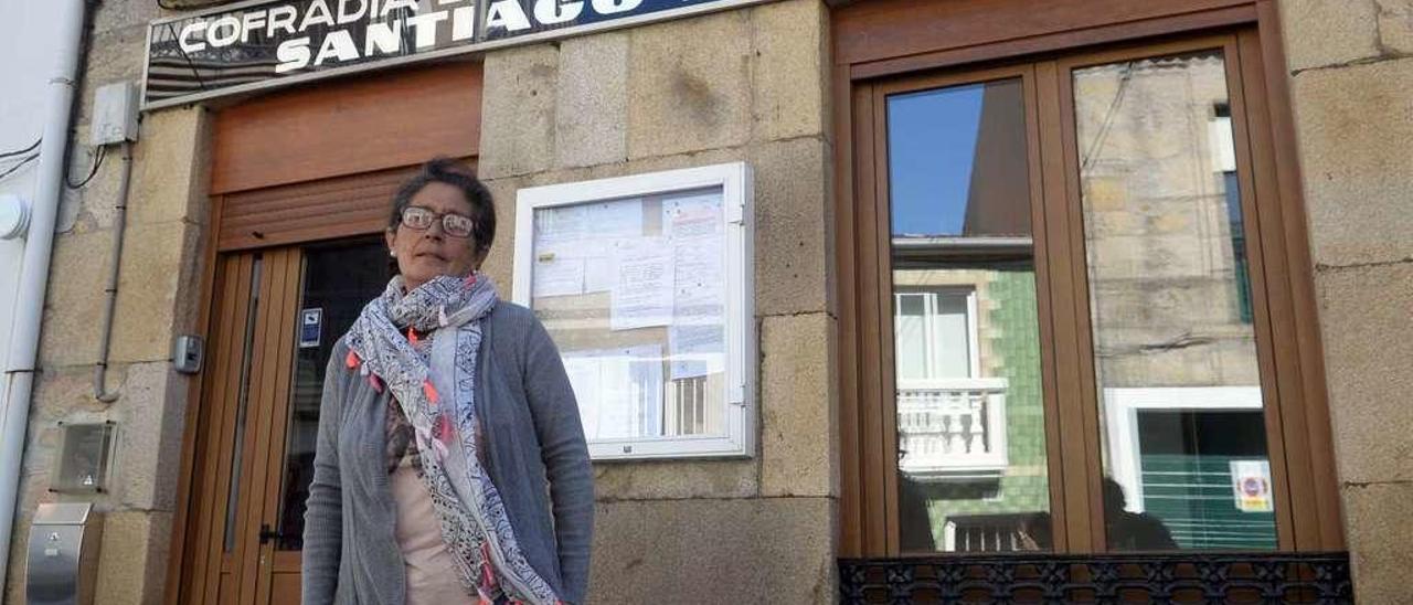 La presidenta de la gestora de la cofradía de Carril, María Jesús González Culler, integra la candidatura opositora a Villanueva.  // Noé Parga