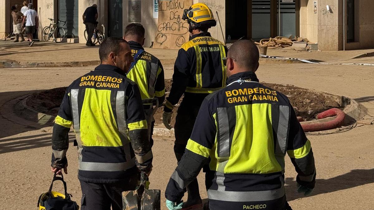 La dirección de la emergencia en el sector 4 de Valencia felicita al dispositivo canario por el trabajo realizado en la zona