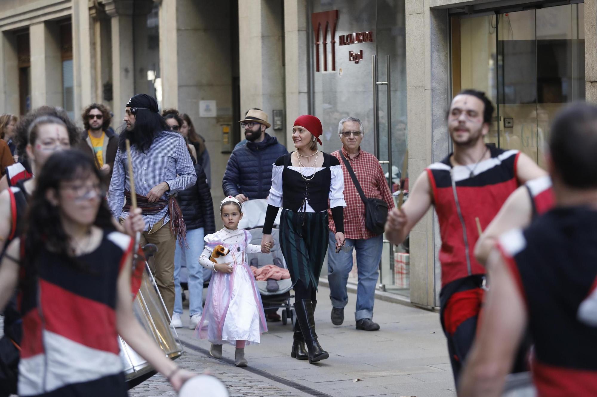 La ciutat de Girona es bolca amb el Carnaval