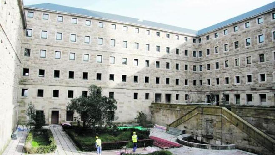 Antigua residencia de la Universidad Laboral, donde el Principado acondicionó los «minipisos» para jóvenes.