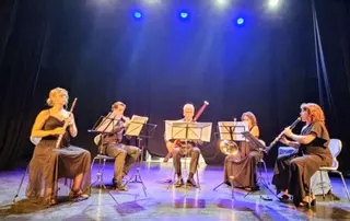 "Miramar Ensamble" emociona en el Festival de la Ría "Enrique Correa", que arrancó en el Teatro Riera