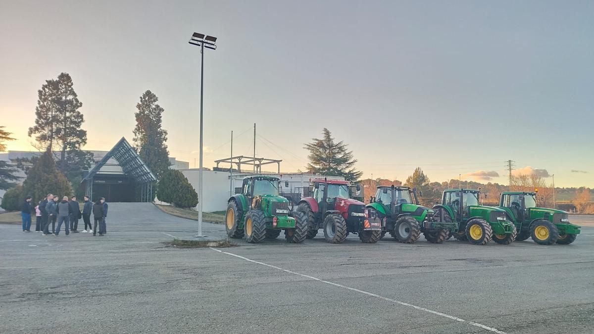 Tractors del Bages i el Berguedà marxen per la C-16 cap a Barcelona per celebrar el segon aniversari de la Revolta Pagesa