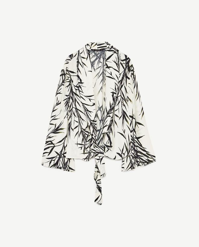 El 'uniforme' de oficina de Zara: Chaqueta fluida estampada (29,95 euros).