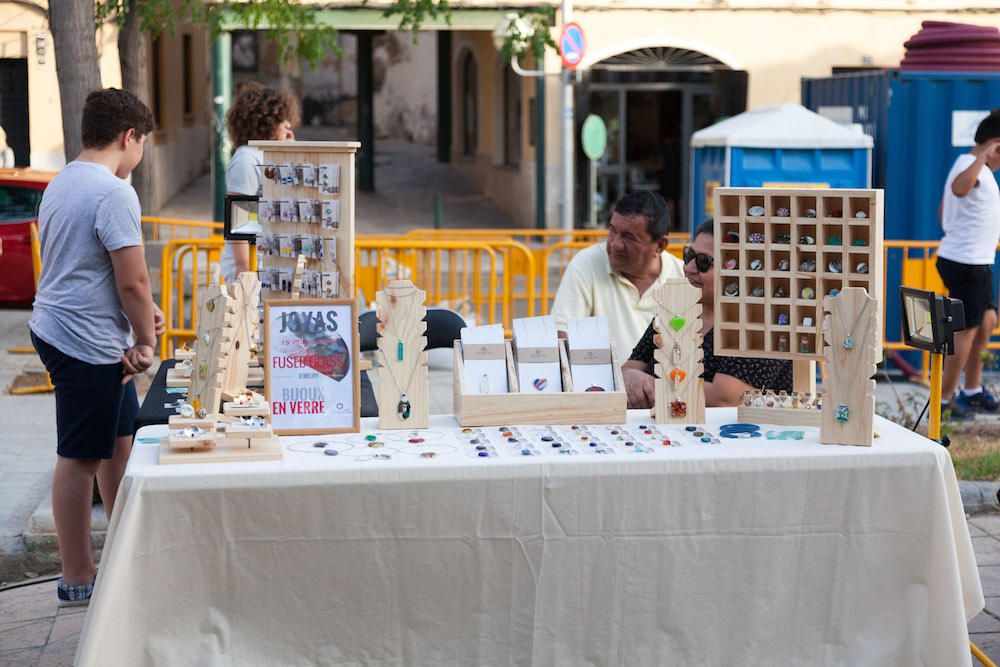 Estreno del horario nocturno del mercadilo de Sant Magí