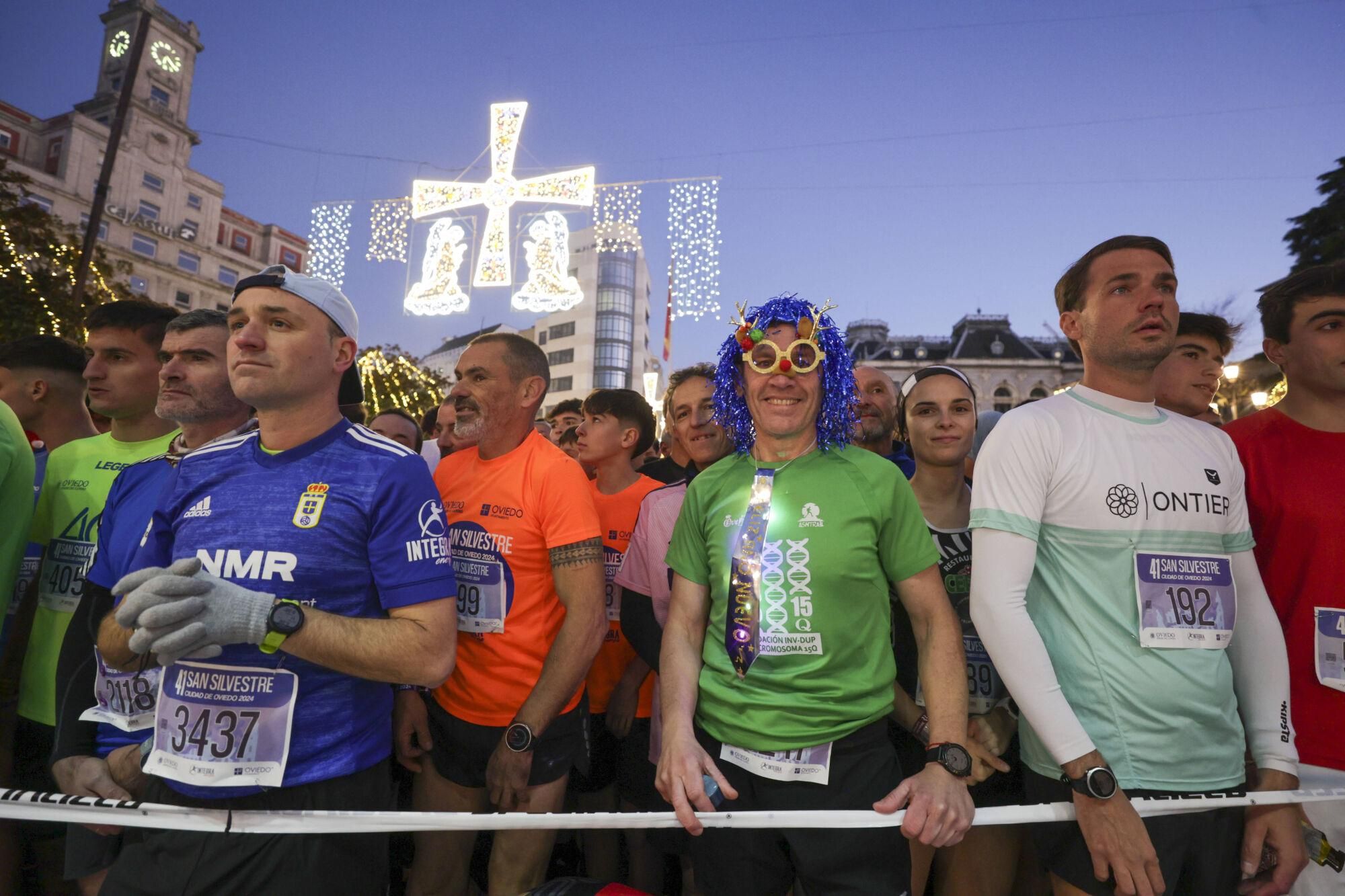 EN IMÁGENES: Alejandro Onís y Mariam Benkert saltan del segundo al primer puesto en la San Silvestre de Oviedo
