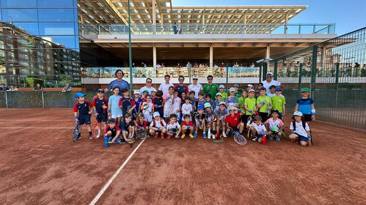 Las instalaciones del Sporting Club de Tenis de Valencia han sido el escenario de la cuarta jornada del Circuito de Minitenis El Corte Inglés.