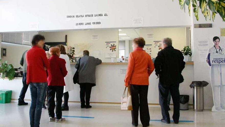 Varios pacientes en Puerta Nueva.