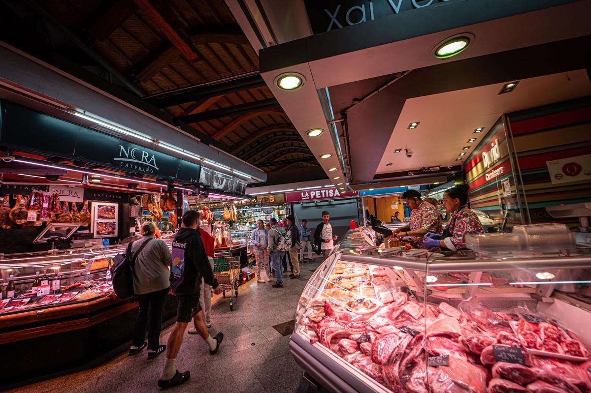 Los paradistas del mercado de Santa Caterina, al límite por un servicio de vigilancia deficiente