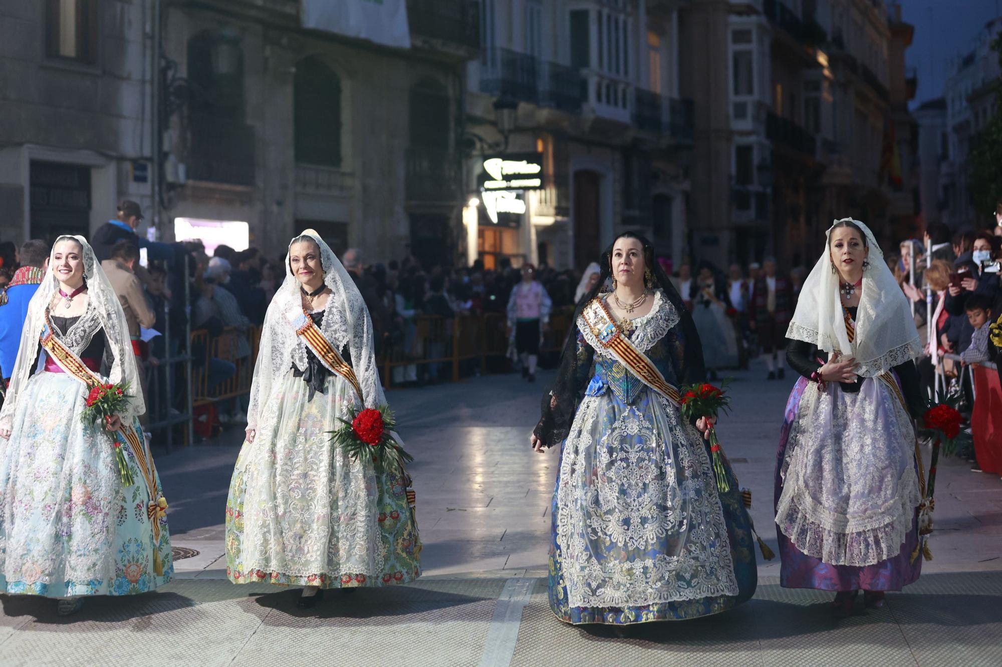 Búscate en el segundo día de ofrenda por la calle Quart (entre las 19:00 a las 20:00 horas)