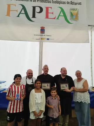 Cocina ecológica de premio en Llanera: Íñigo González y Alejandro Fernández ganan el concurso de la Feria Fapea