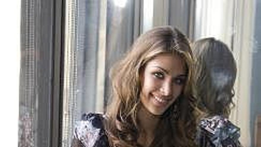 Miss Universo 2008, la venezolana Dayana Mendoza, posa hoy, 21 de julio de 2008, en Nueva York (EEUU), donde se prepara para afrontar un año de reinado y de retos profesionales, que incluyen, además de la moda, el mundo de la publicidad.