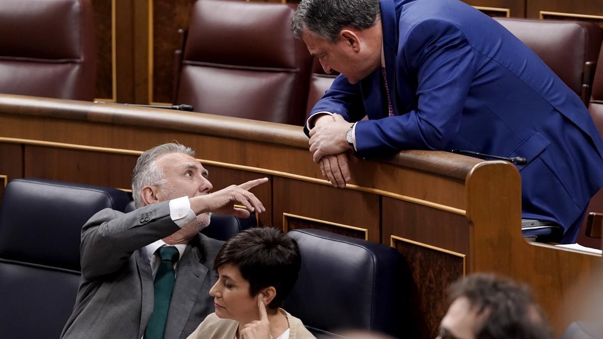 Aitor Esteban, PNV, y Ángel Víctor Torres. Sesión de control al Gobierno en el Congreso de los Diputados.