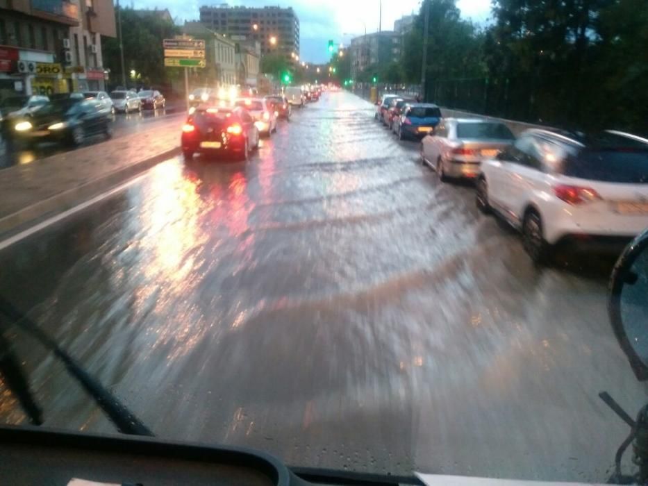 Una fuerte tormenta descarga 13 litros/m2 sobre Alicante en tan solo diez minutos