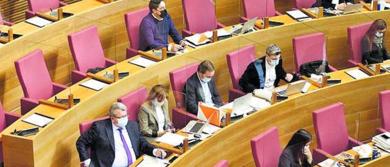 Diputados de Ciudadanos, ayer en el hemiciclo de las Cortes durante el debate de presupuestos.