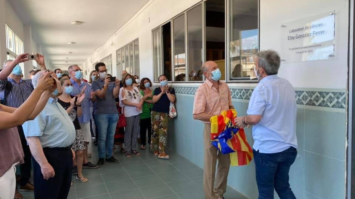 Emotivo homenaje al profesor Eloy González del colegio Salesianos