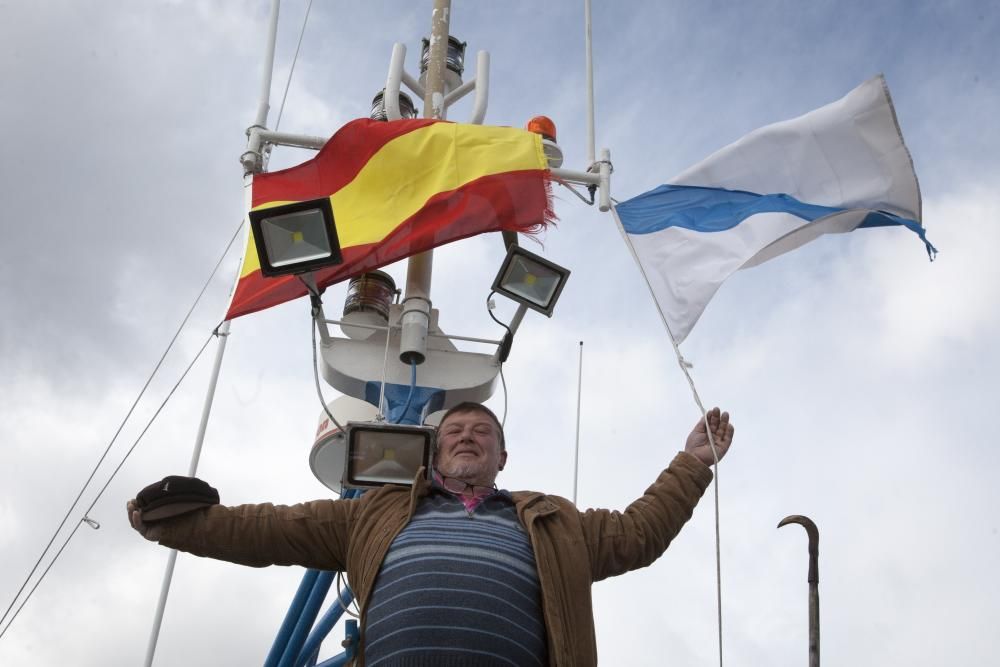 Patrón coruñés expedientado por la bandera gallega