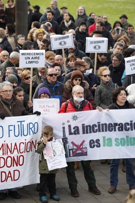 Concentración por un aire limpio frente a la sede de la EMA antes de la reunión de la Comisión de Seguimiento