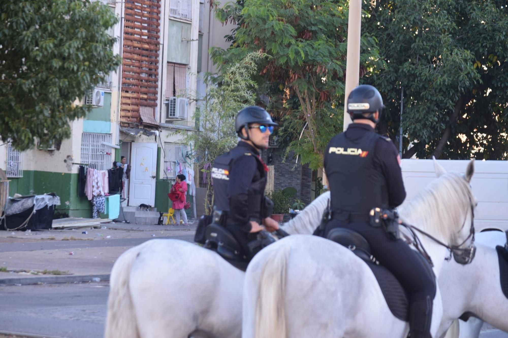 Nueva redada de la Policía en las Tres Mil Viviendas de Sevilla, en imágenes