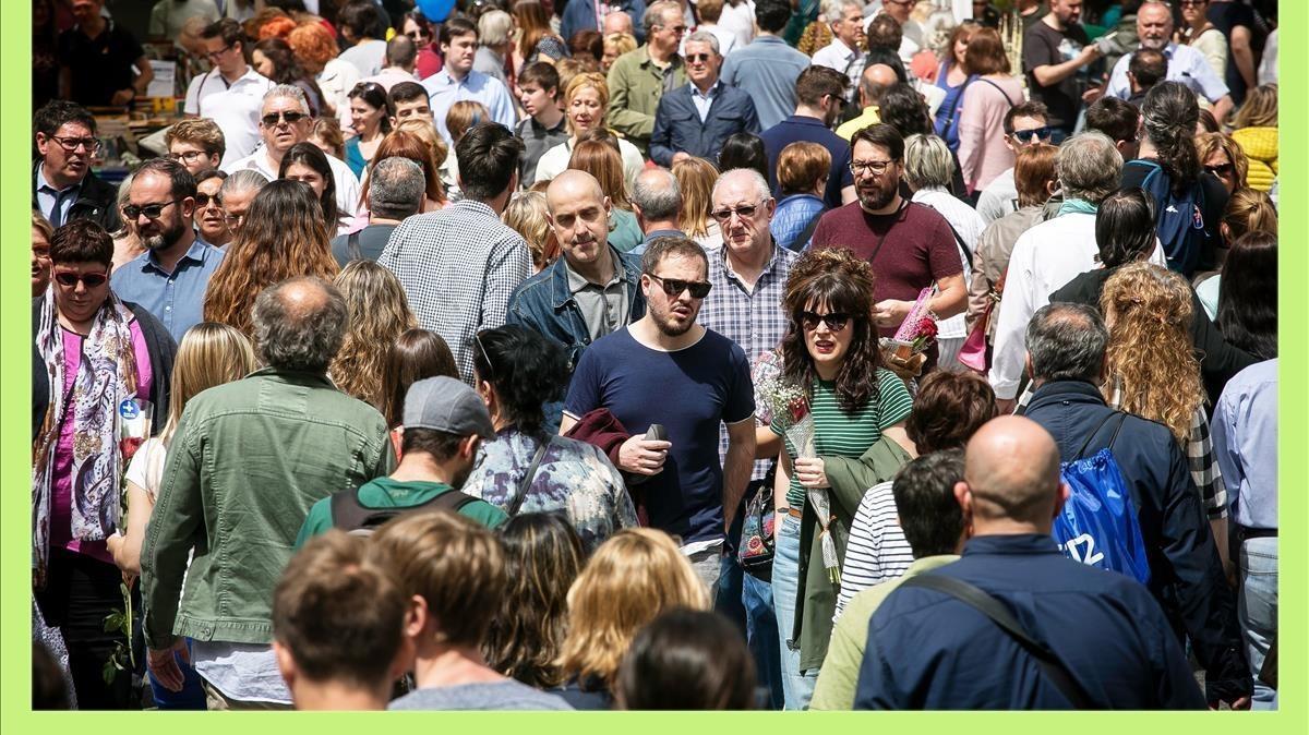 zentauroepp43047975 barcelona  23 04 2018  diada de sant jordi  en rambla de cat180630100333