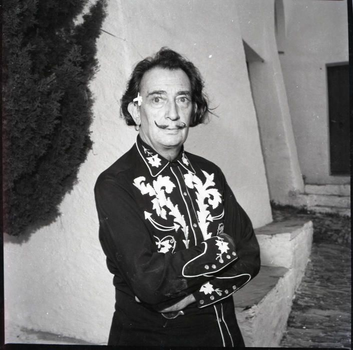 Cadaqués acull una exposició amb fotografies inèdites de Dalí realitzades per Jacques Léonard