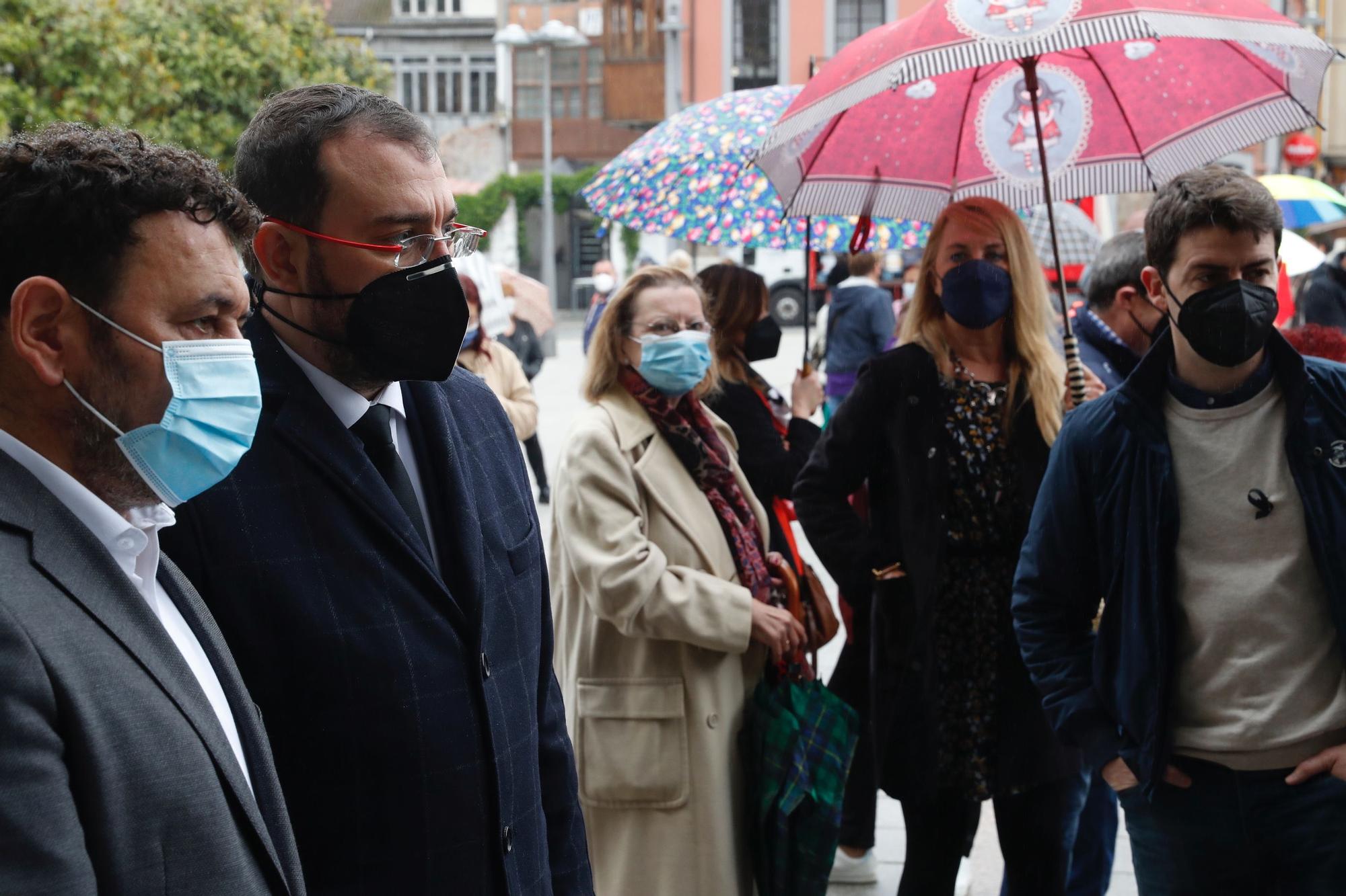 Concentración en Laviana por el asesinato machista de Teresa Aladro