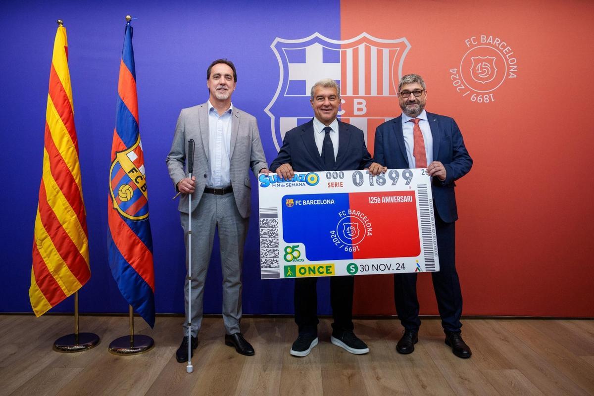 Laporta, con el cupón conmemorativo