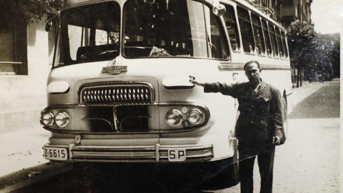 Uno de los primeros autobuses de la empresa, que realizaba el trayecto entre Zaragoza y Calatayud.