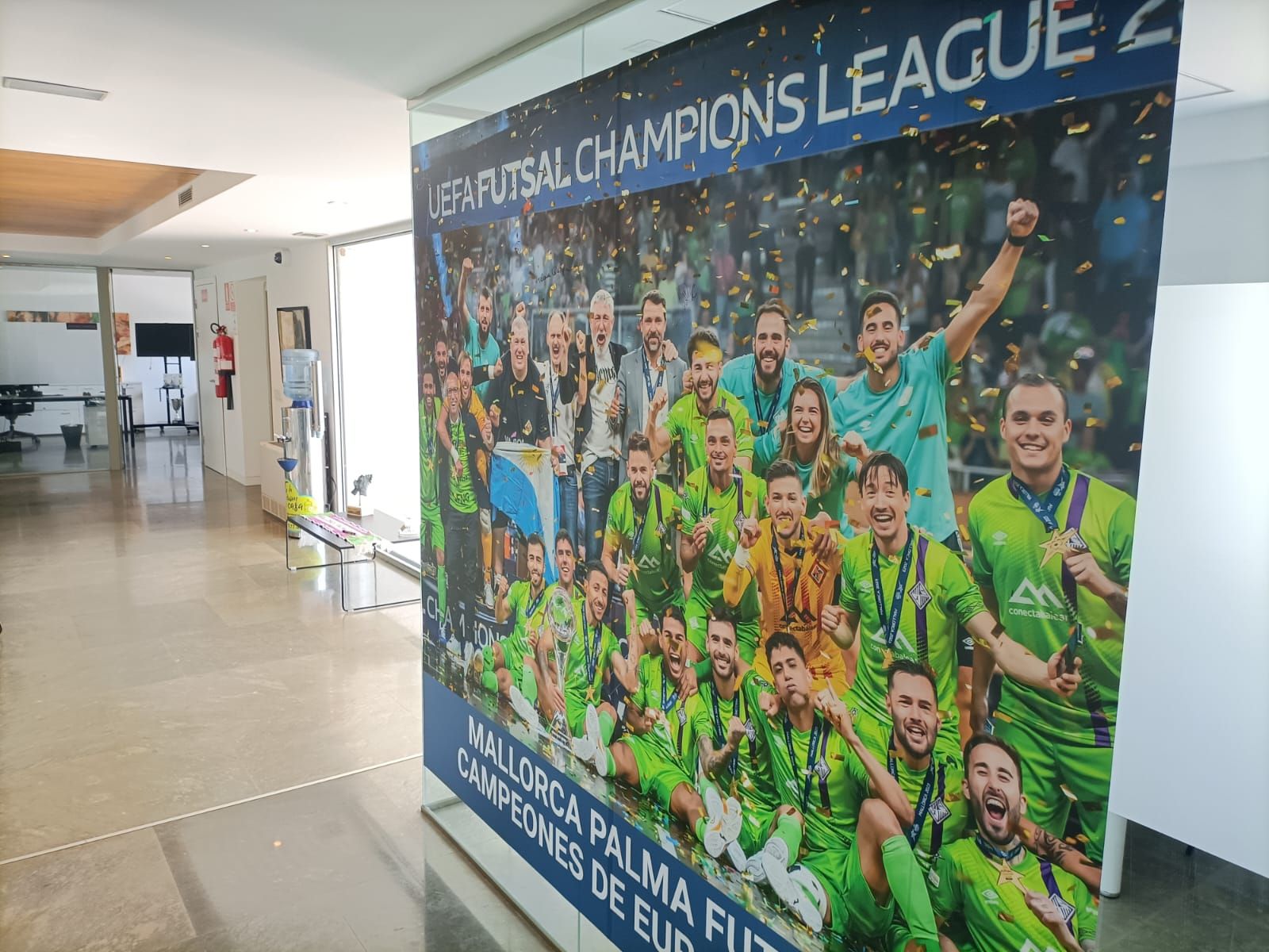 La balear de Fútbol homenajea al Mallorca Palma Futsal por el título de la Copa de Europa