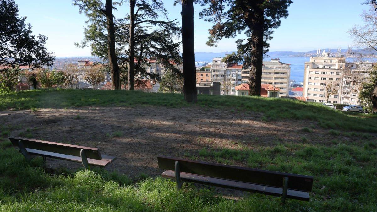 Bancos en O Castro con vistas para una noche de lujuria.