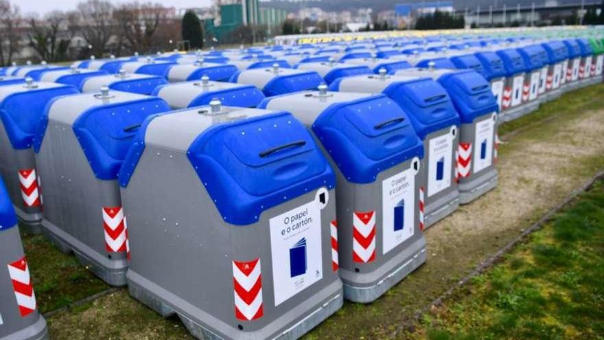 Contenedores que Arteixo ha adquirido para poner en marcha el servicio de basura municipal.