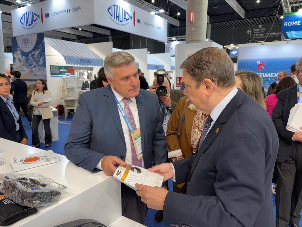 Ricardo Herbón y el ministro Luis Planas.