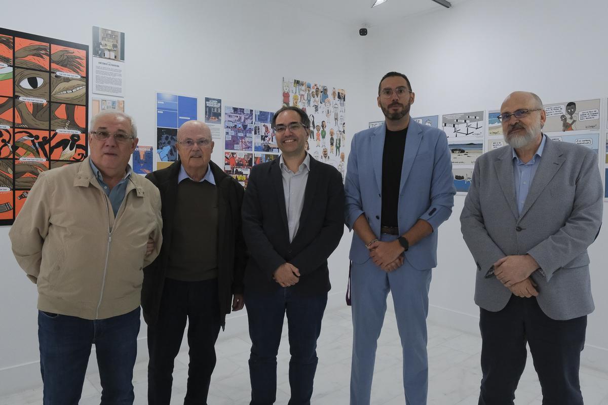 De izquierda a derecha, Morgan, José Segura, Padylla, Lucas Morales Domínguez y Francisco Pomares, en Casa África.