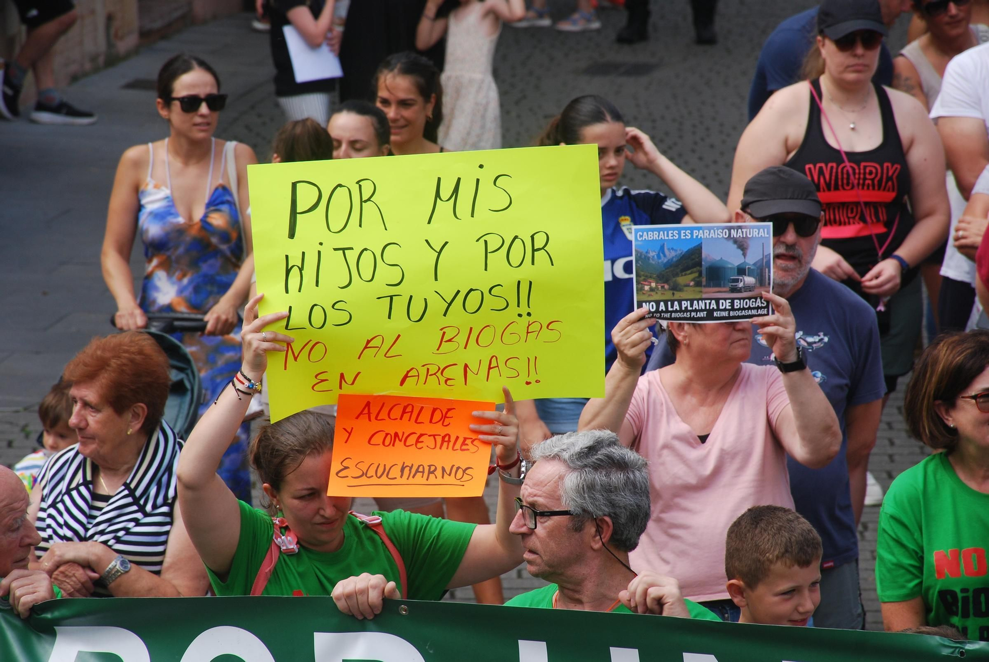 Manifestación contra la planta de biogás en Arenas de Cabrales