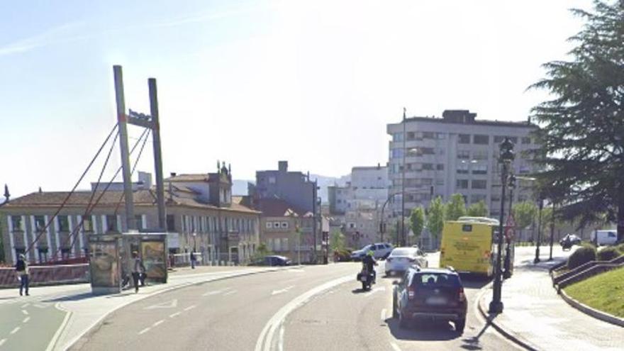 Una mujer herida al ser atropellada por un bus urbano en Vig
