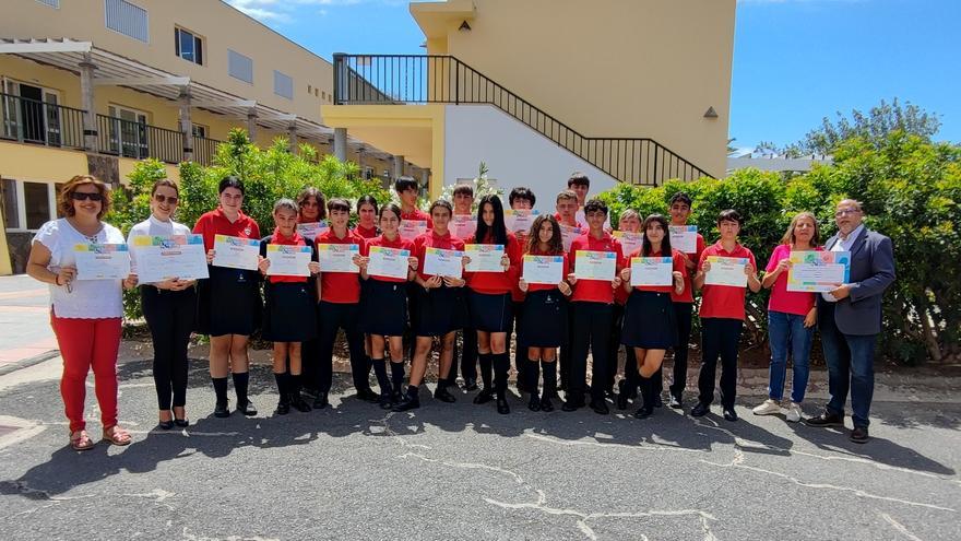 La ONCE premia a estudiantes de Gran Canaria por inventar palabras para el diccionario inclusivo