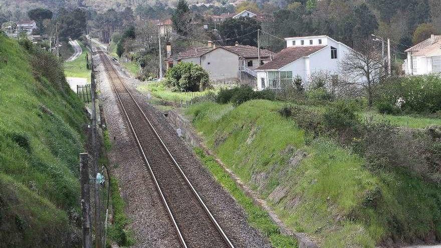 Trazado ferroviario en Seixalbo, dirección Taboadela. // Iñaki Osorio