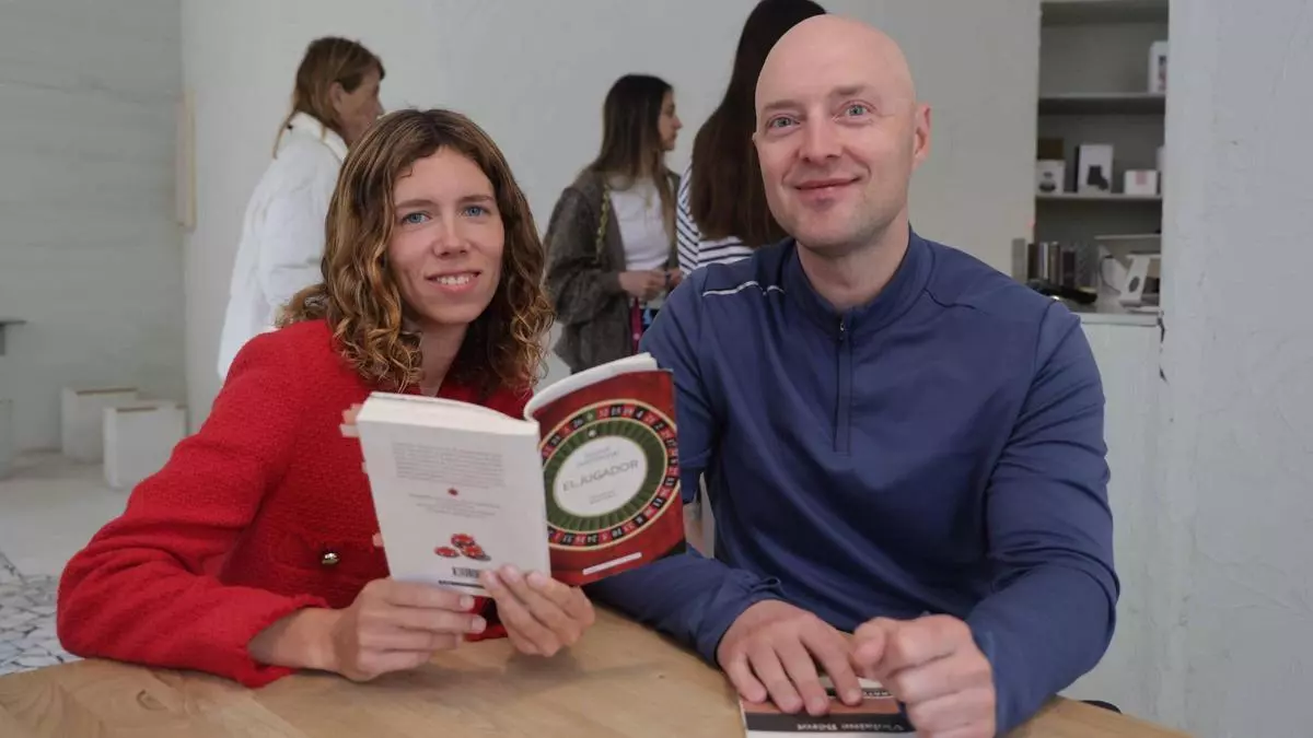 De Dostoyevski a Cervantes: la historia de dos rusos lectores en Vigo