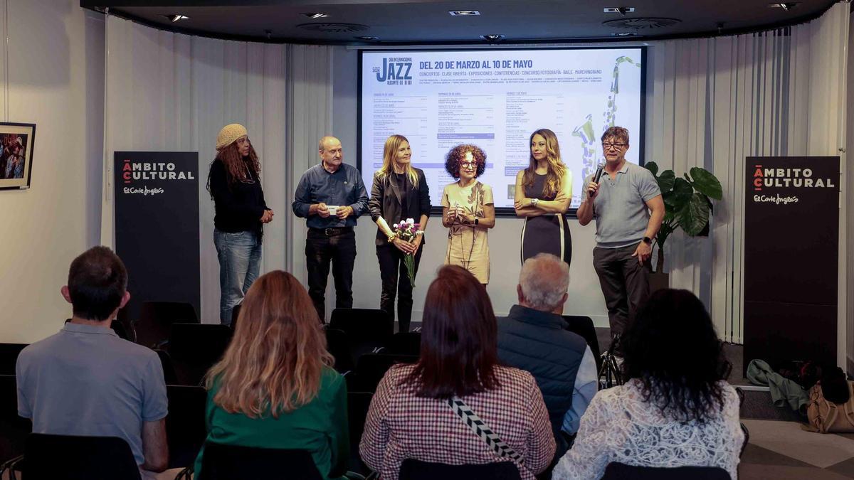 José Carlos Pérez y Cristina Verdú Serra, ganadores del concurso fotográfico JazzDay Alicante 2025