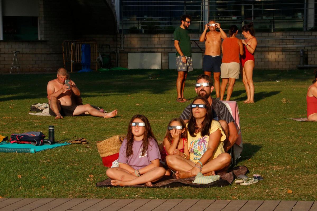 Les imatges de l'eclipsi a Banyoles Les imatges de l'eclipsi a Banyoles