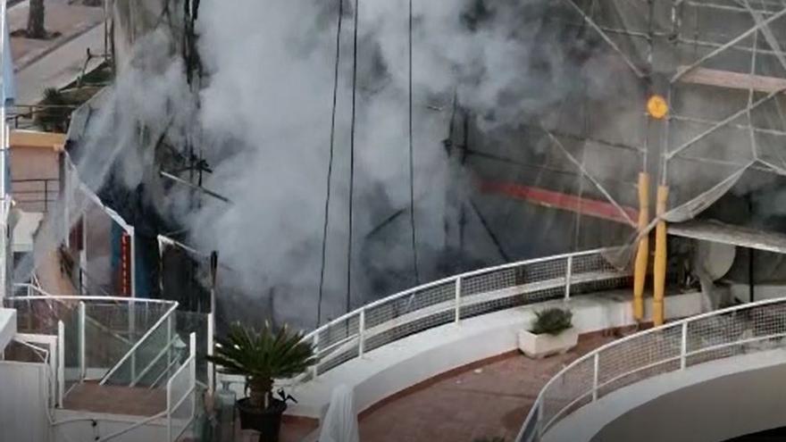 Feuerwehreinsatz im "BikeKing" an der Playa de Palma auf Mallorca