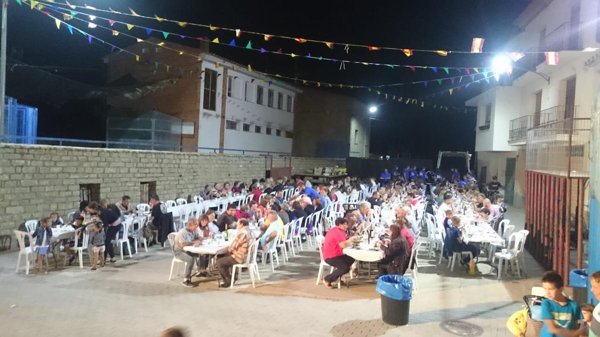 Les celebracions de la Torre d’en Besora oferixen moltes oportunitats per a reunir-se al voltant d’una taula.