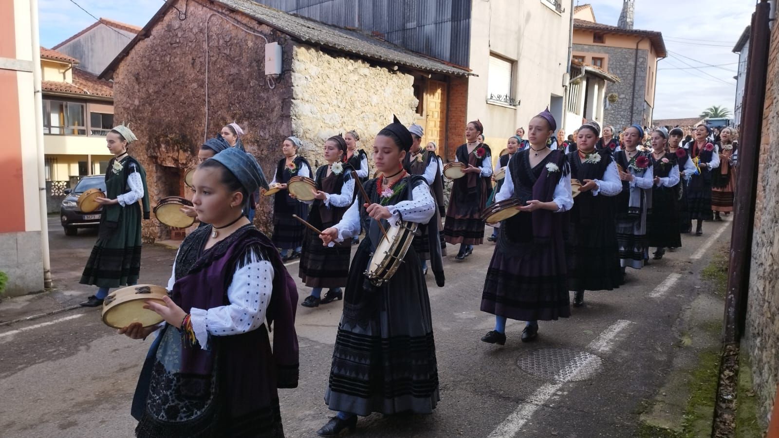 Porrúa celebra su primera fiesta del año por San Julián y Santa Basilisa