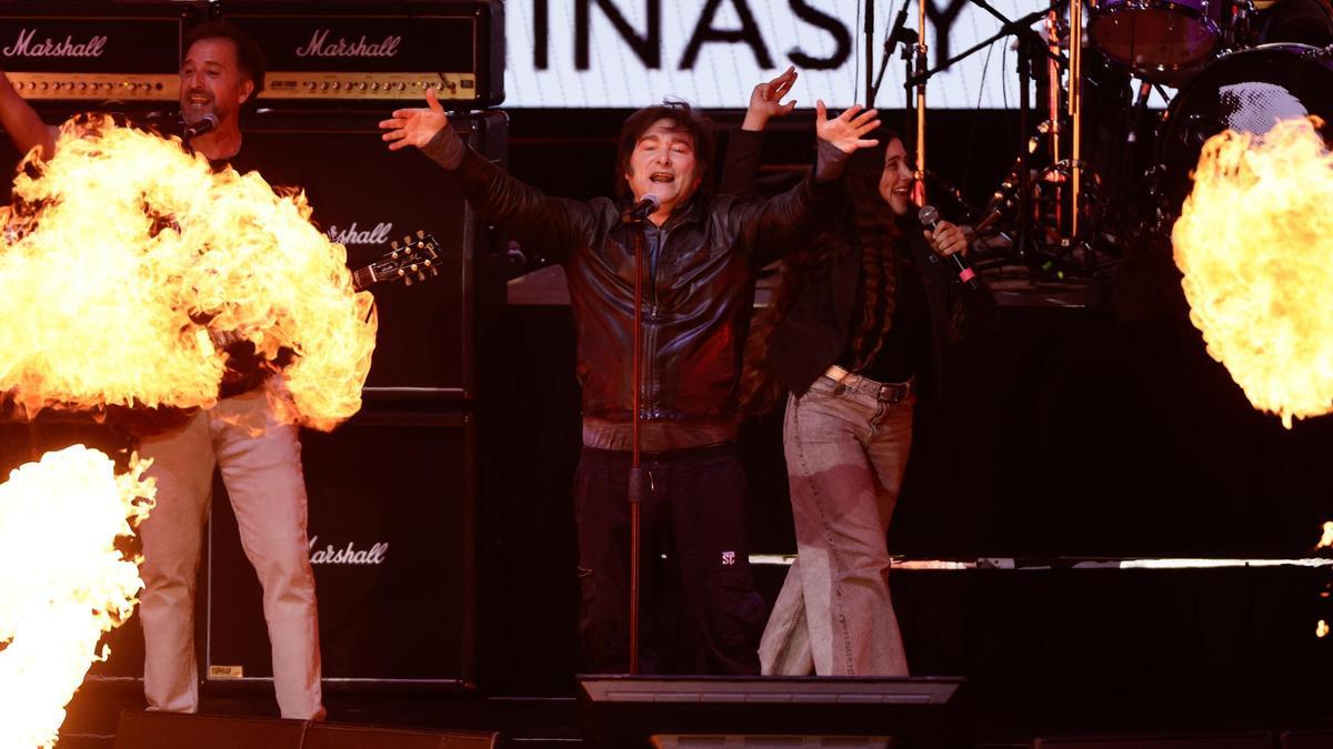 Milei da un concierto de rock en medio de una tormenta política en Argentina