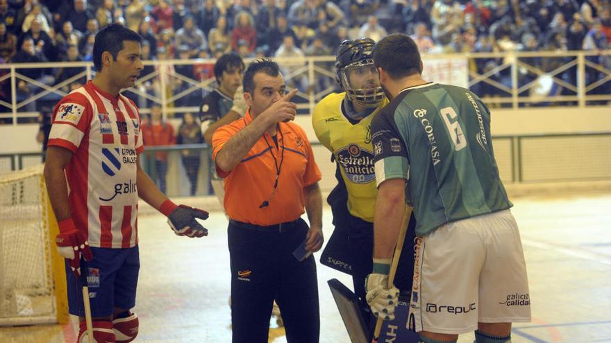 Jugada de un partido entre el Cerceda y el Liceo