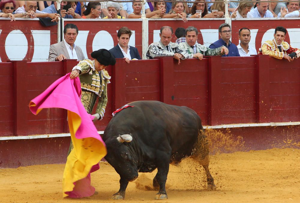 Castella y Talavante dan brillo a la tarde en Málaga