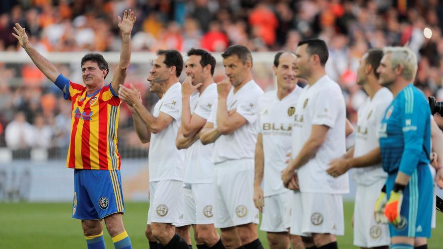 EA Sports confirma la llegada de Mario Kempes a FC26: la gran leyenda del Valencia CF estará en la actualización del Mundial