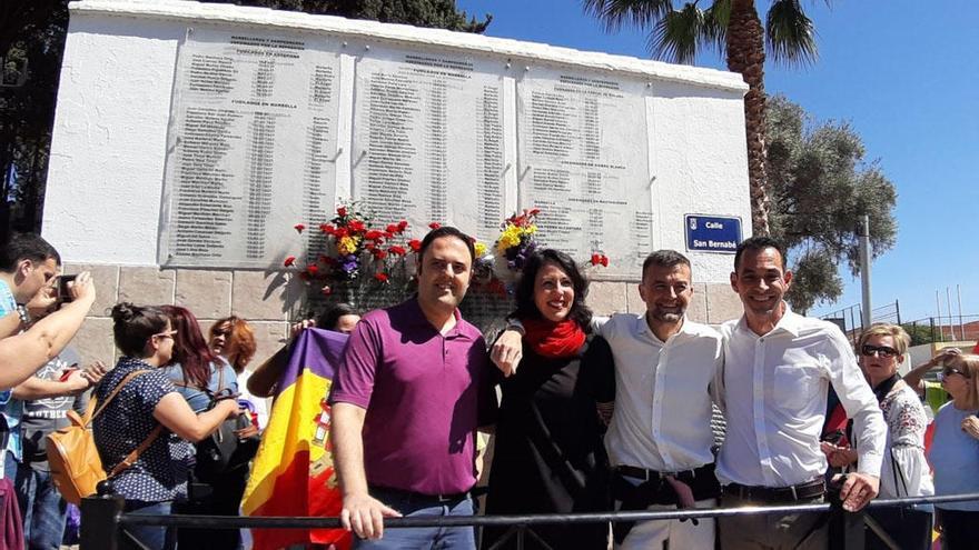 Eva García Sempere, Antonio Maíllo y Miguel Díaz con el número 4 de Unidas Podemos, Marco Arafat.