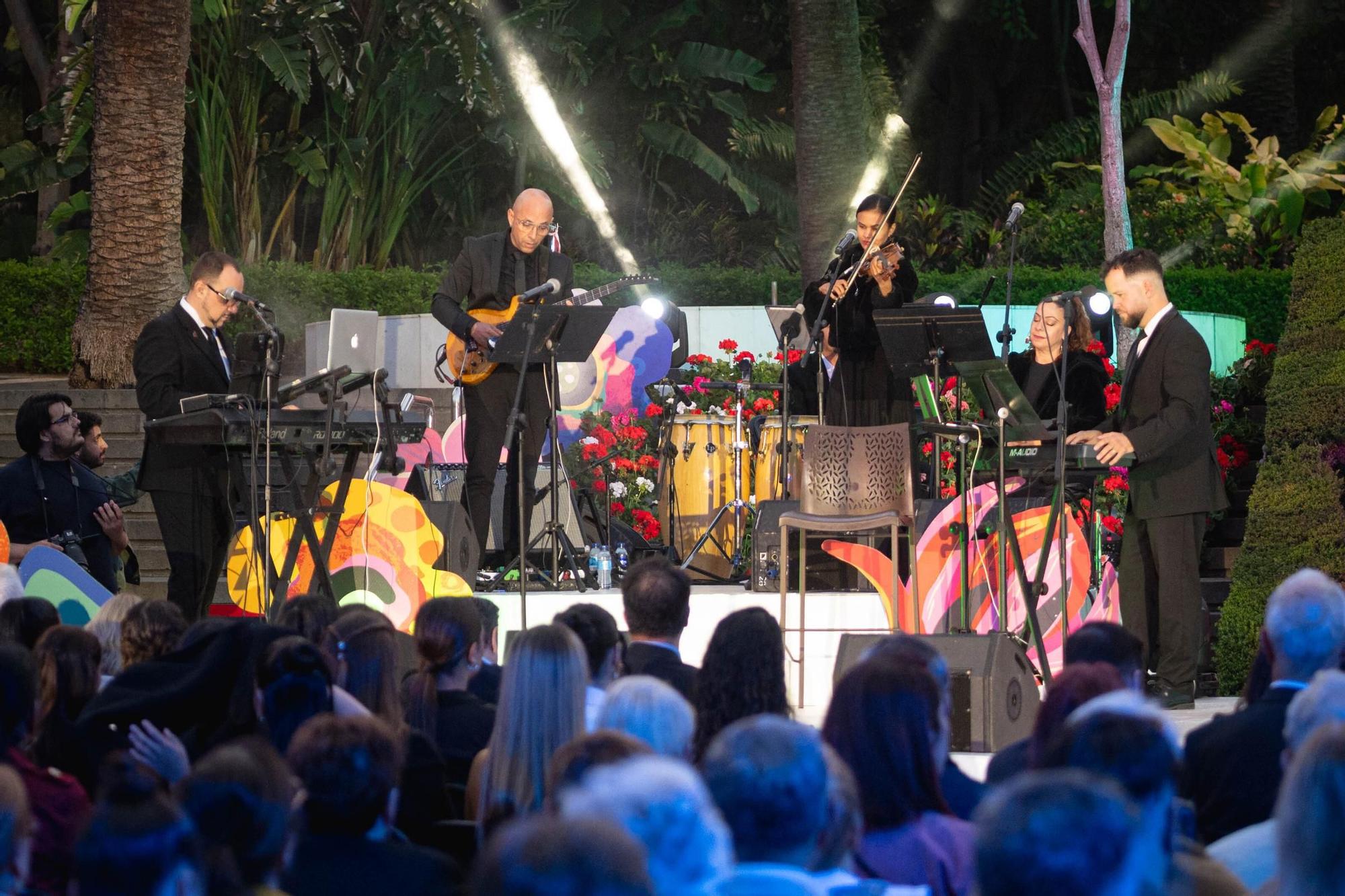 Caco Senante pronuncia el pregón de las Fiestas de Mayo