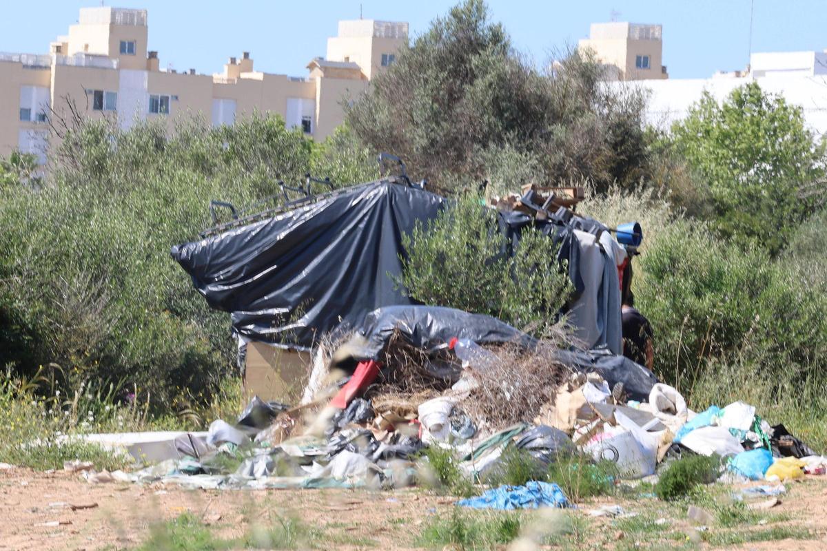Todas las imágenes del asentamiento chabolista de sa Joveria, el más grande de Ibiza Todas las imágenes del asentamiento chabolista de sa Joveria, el más grande de Ibiza